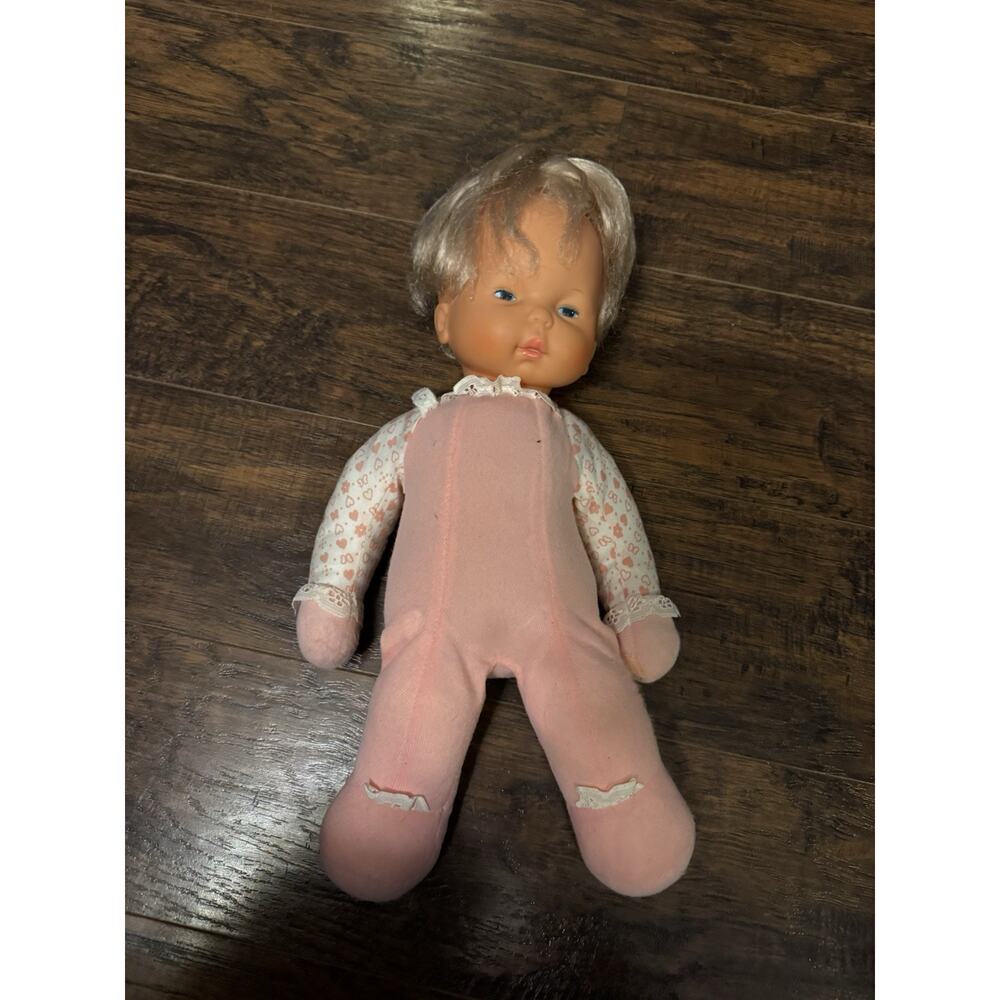 1979 Newborn Snuggles Doll by Ideal Toy Missing String